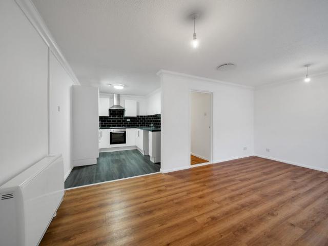 2 bed Flat To Let