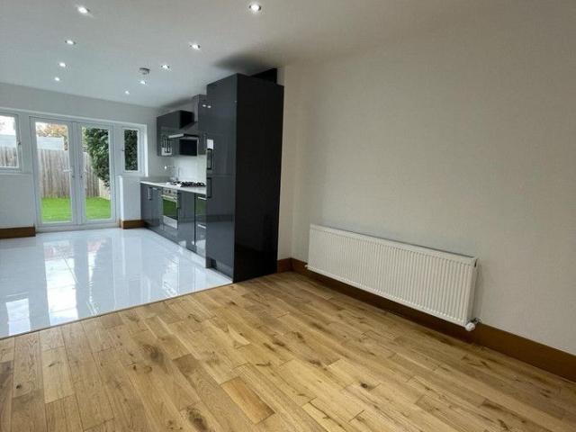 2 bed Flat To Let
