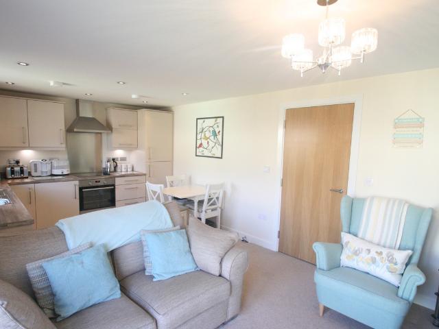 2 Bed Flat To Let