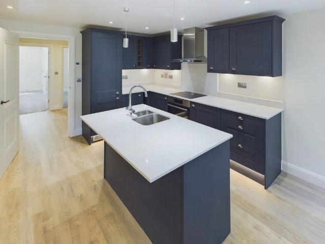 2 bed Flat To Let