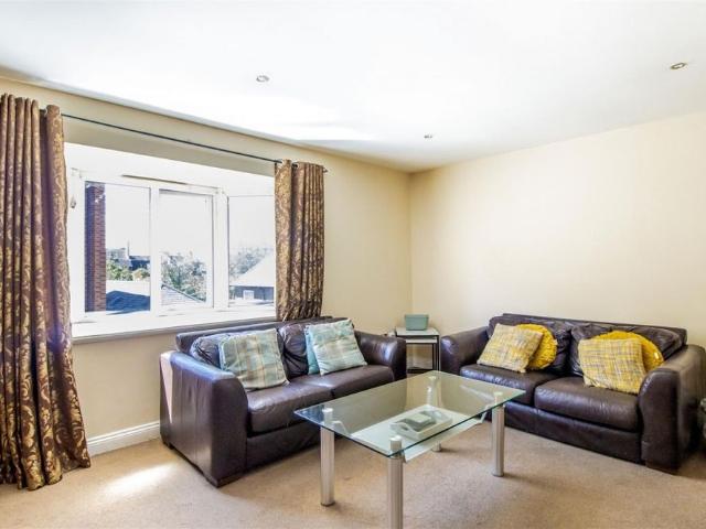 2 bed Flat To Let