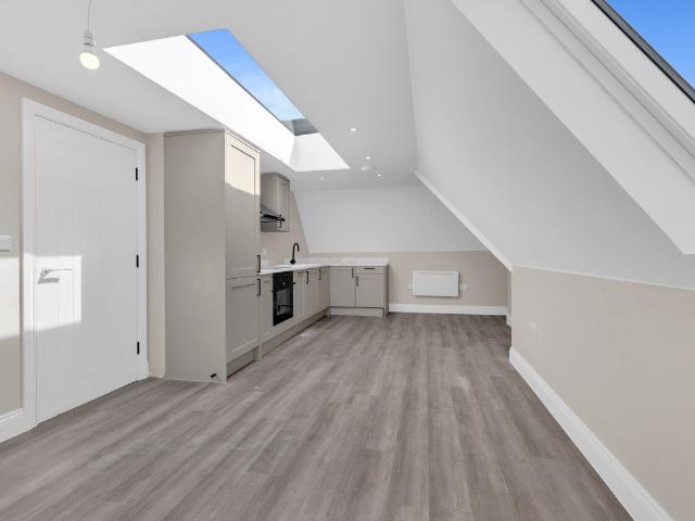 2 bed Flat To Let