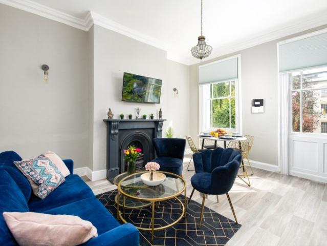 2 bed Flat To Let