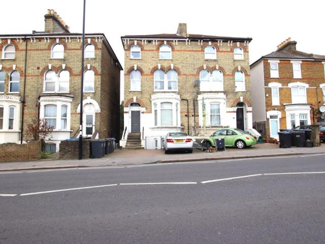 2 bed Flat To Let, Guide Price £1,600 pcm