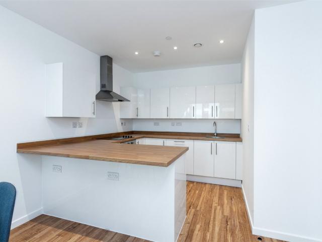 2 bed flat to let in Chatham