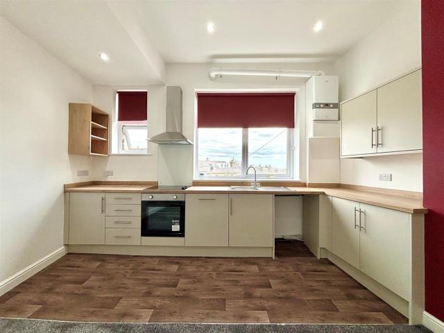 2 bed Flat To Let in in Acre Street, Lindley, Huddersfield