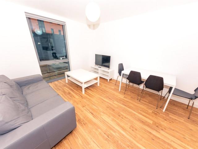 2 bed flat to let in Liverpool