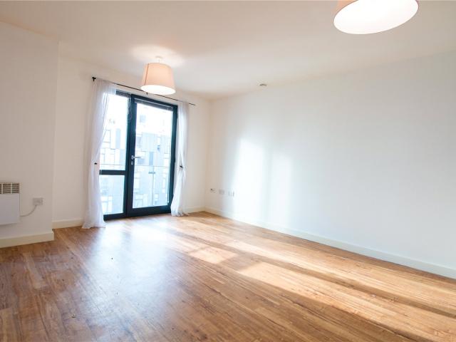 2 bed flat to let in Liverpool