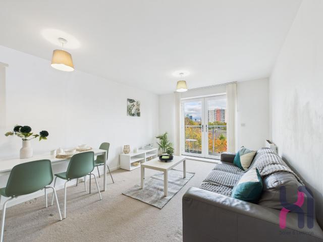 2 bed flat to let in Manchester