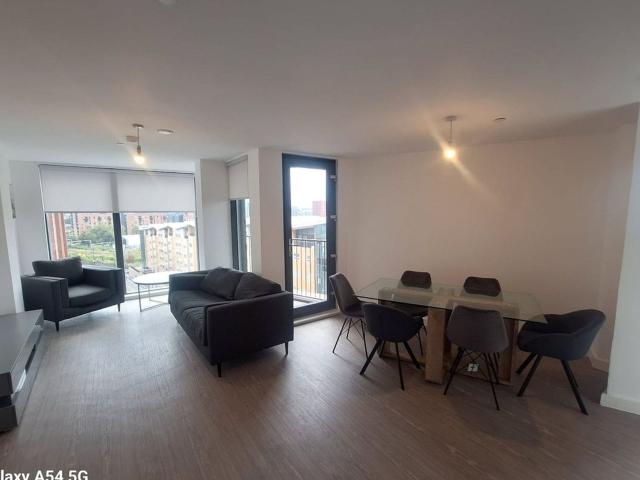 2 bed flat to let in Manchester