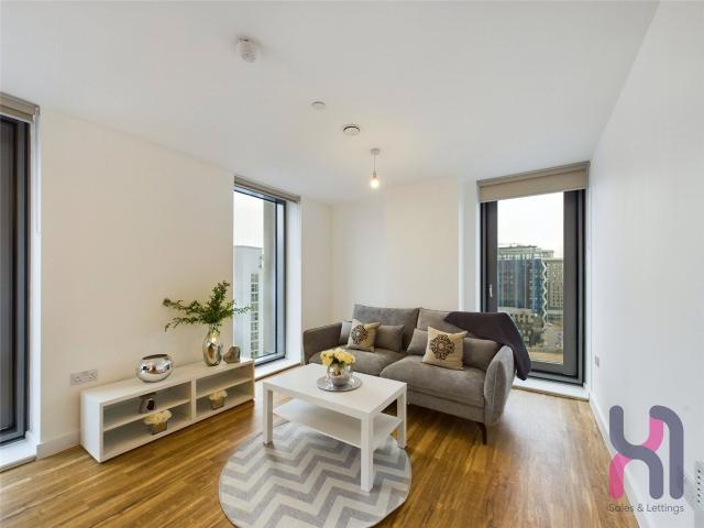 2 bed flat to let in Manchester