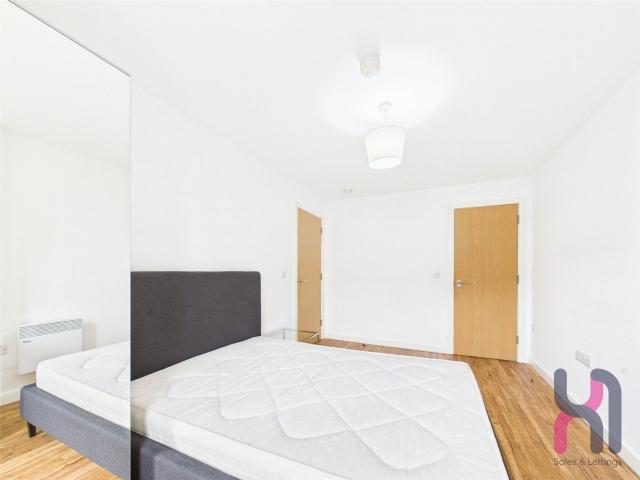 2 bed flat to let in Manchester