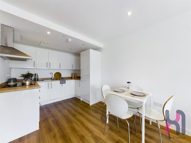 2 bed flat to let in Manchester