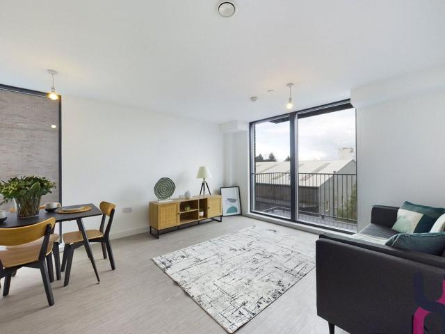 2 bed flat to let in Manchester
