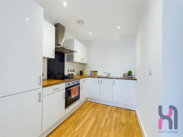 2 bed flat to let in Manchester