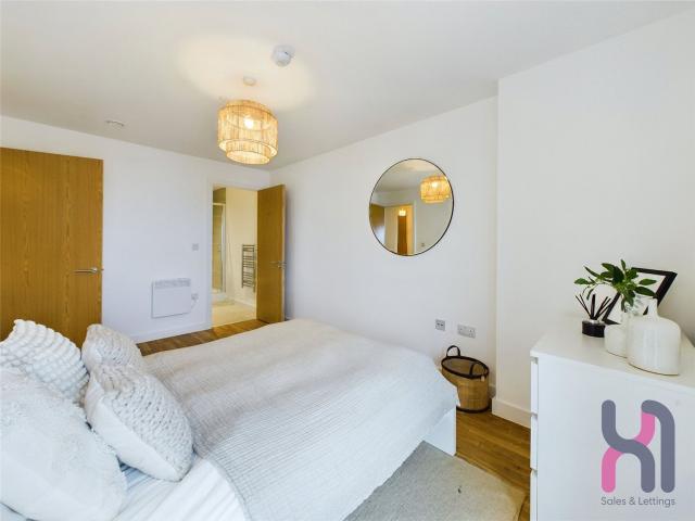 2 bed flat to let in Manchester