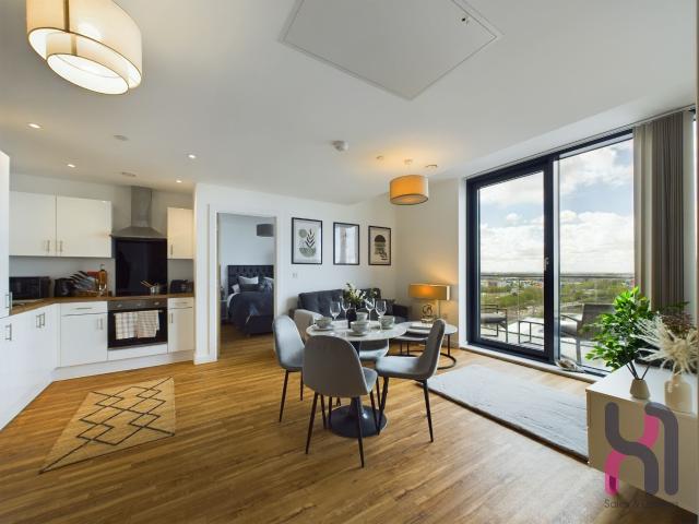 2 bed flat to let in Manchester