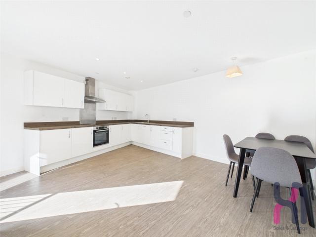 2 bed flat to let in Manchester