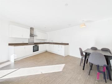2 bed flat to let in Manchester