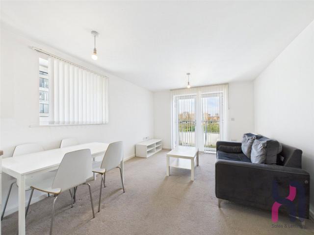 2 bed flat to let in Manchester