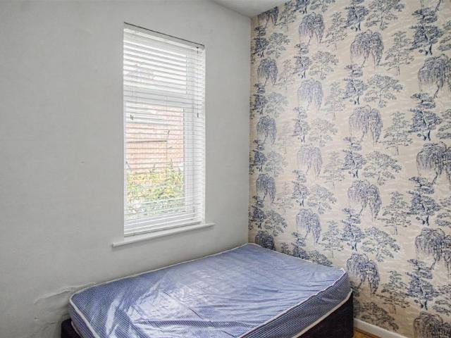 2 Bed Flat to Let on Kenmure Place, Preston