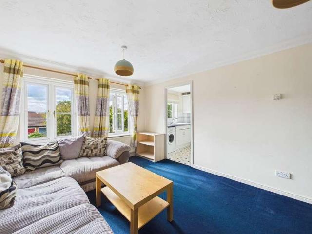 2 bed flat to rent
