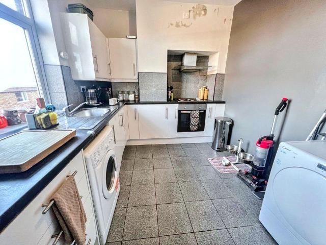 2 bed flat to rent