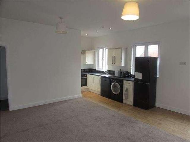 2 bed flat to rent