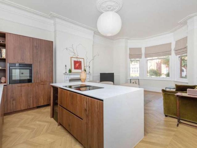 2 bed flat to rent