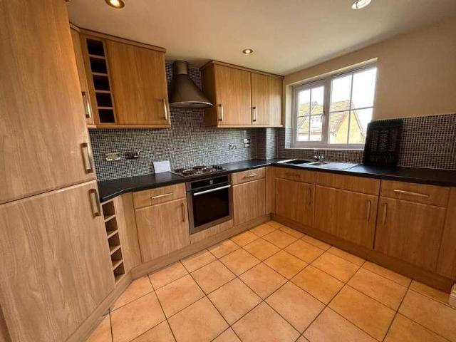 2 bed flat to rent