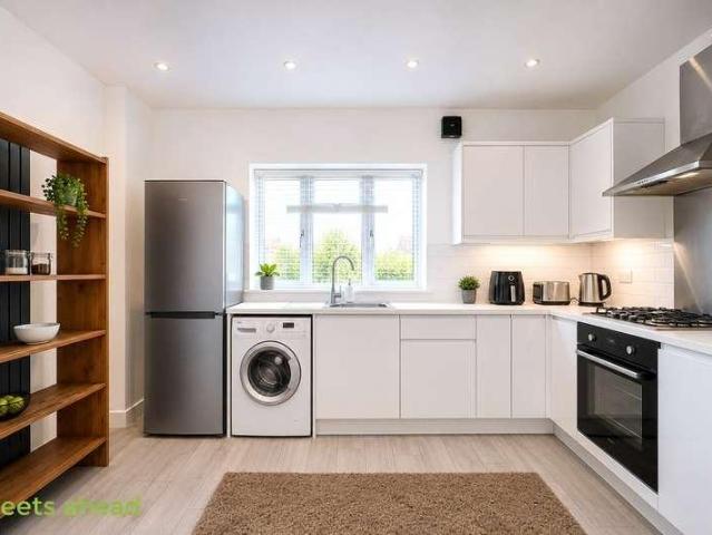 2 bed flat to rent