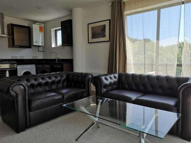2 bed flat to rent