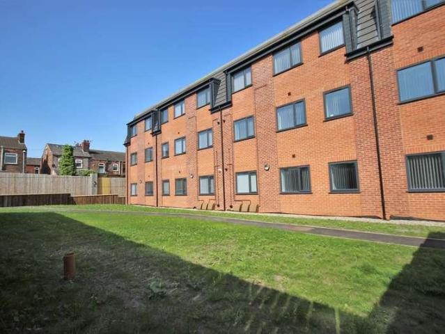2 bed flat to rent