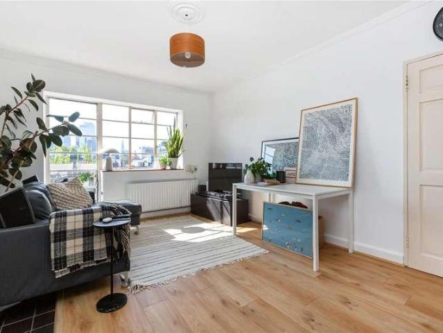 2 bed flat to rent