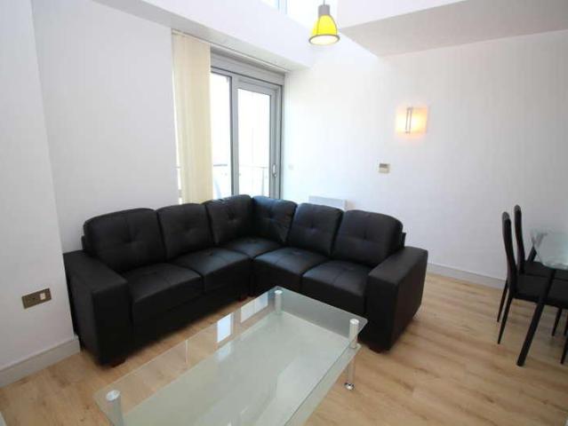 2 bed flat to rent