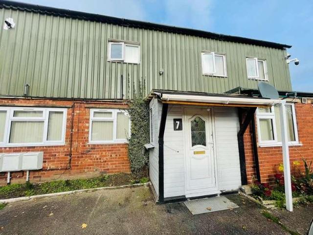 2 bed flat to rent