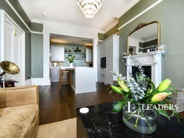 2 bed flat to rent