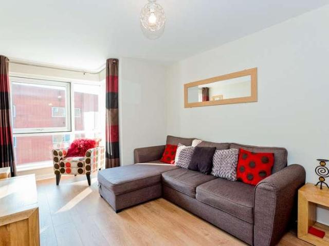 2 bed flat to rent