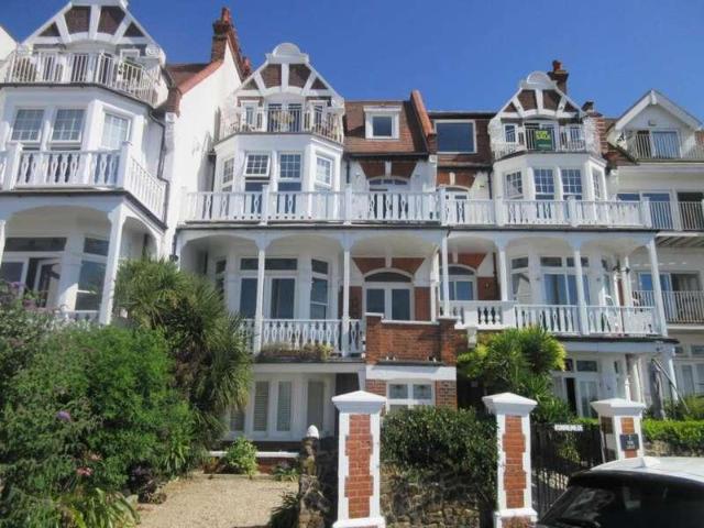 2 bed flat to rent