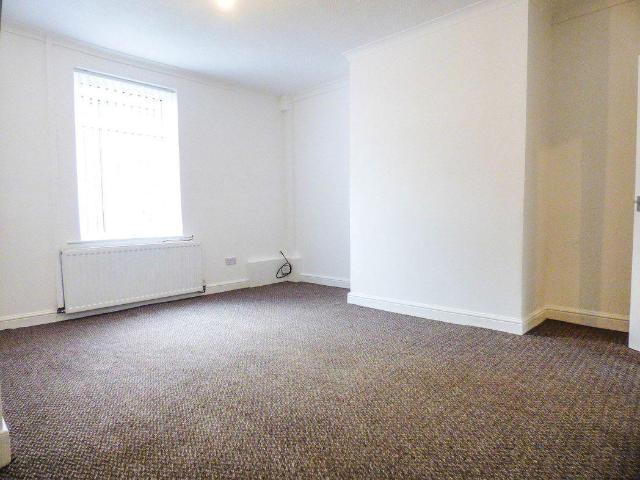 2 bed flat to rent