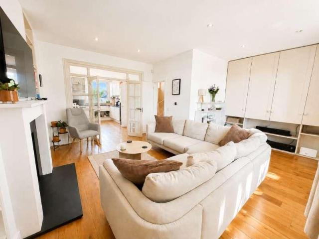2 bed flat to rent