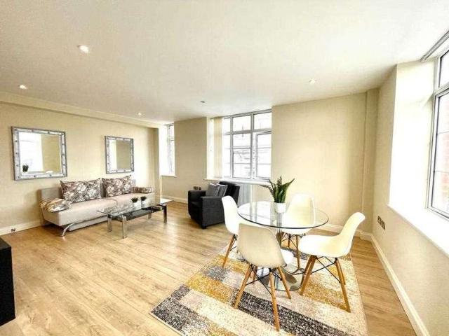 2 bed flat to rent