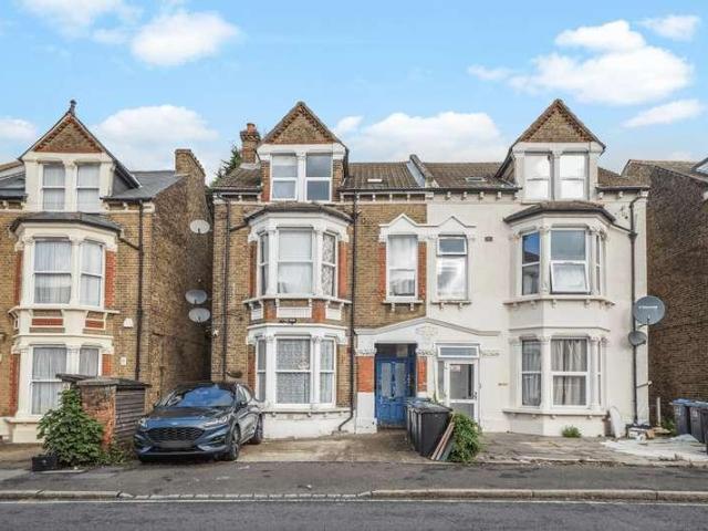 2 bed flat to rent
