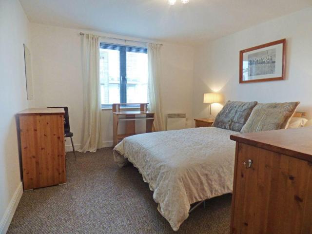2 bed flat to rent