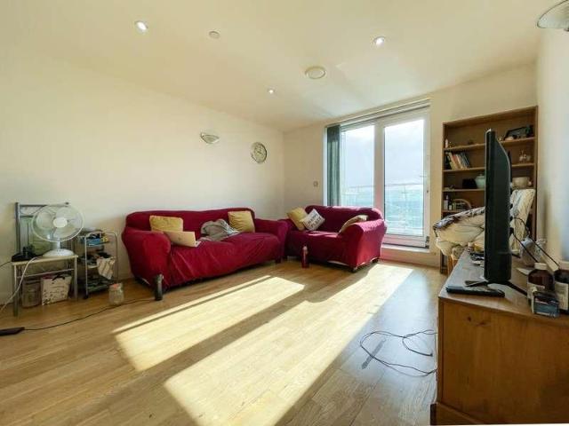2 bed flat to rent