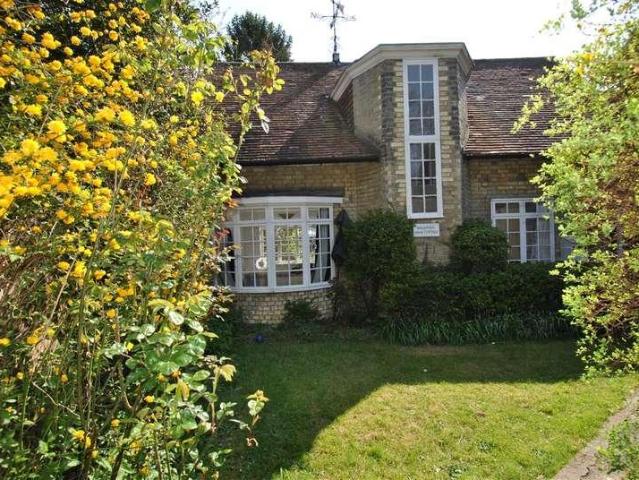2 bed flat to rent