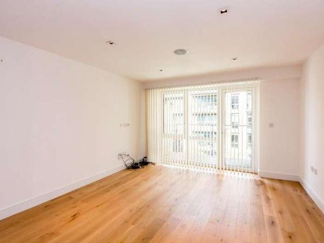2 bed flat to rent