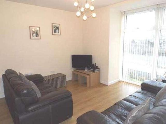 2 bed flat to rent