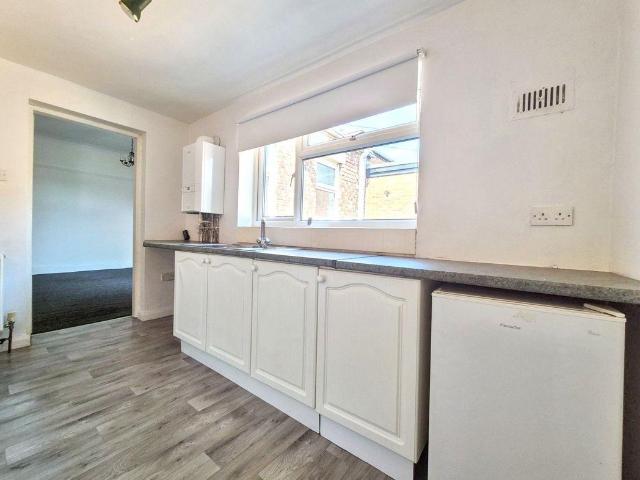 2 bed flat to rent
