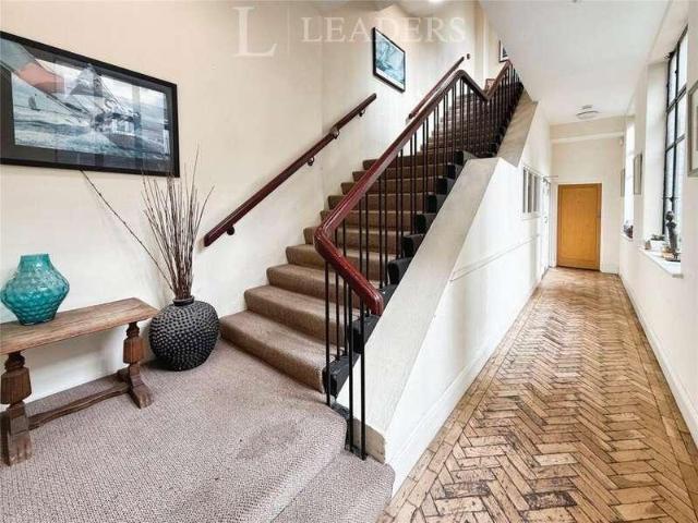 2 bed flat to rent